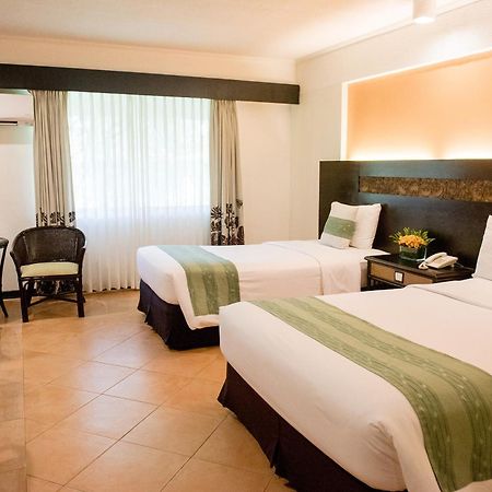 Montebello Villa Hotel Себу Экстерьер фото