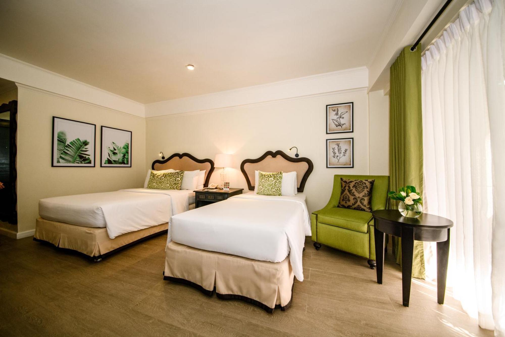 Montebello Villa Hotel Себу Экстерьер фото